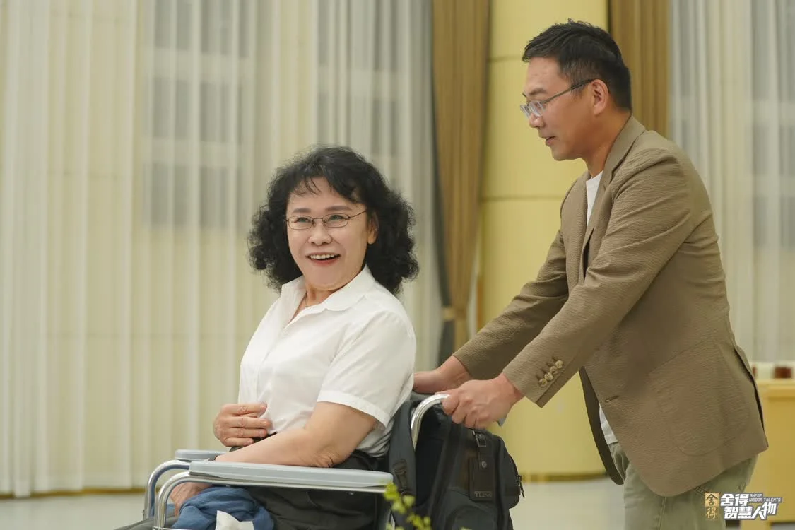 《亚洲必赢智慧人物》第六季越过山丘，，，于亚洲必赢之间共振时代脉搏